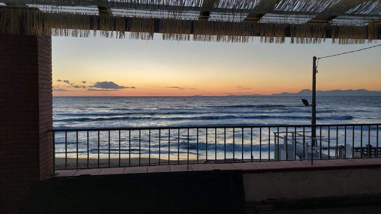 Waikiki Beach Apartments سانتا ماريا دي كاستيلاباتي المظهر الخارجي الصورة