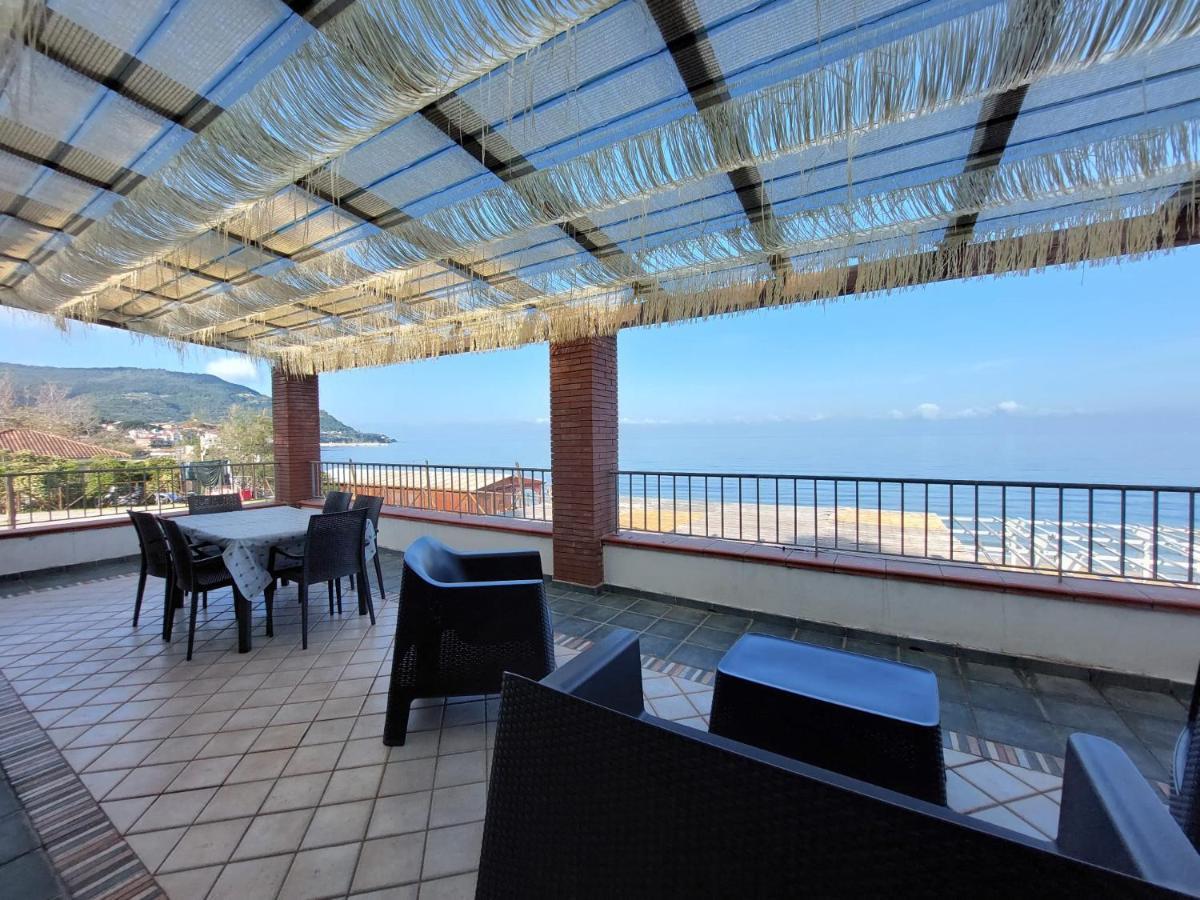 Waikiki Beach Apartments سانتا ماريا دي كاستيلاباتي المظهر الخارجي الصورة
